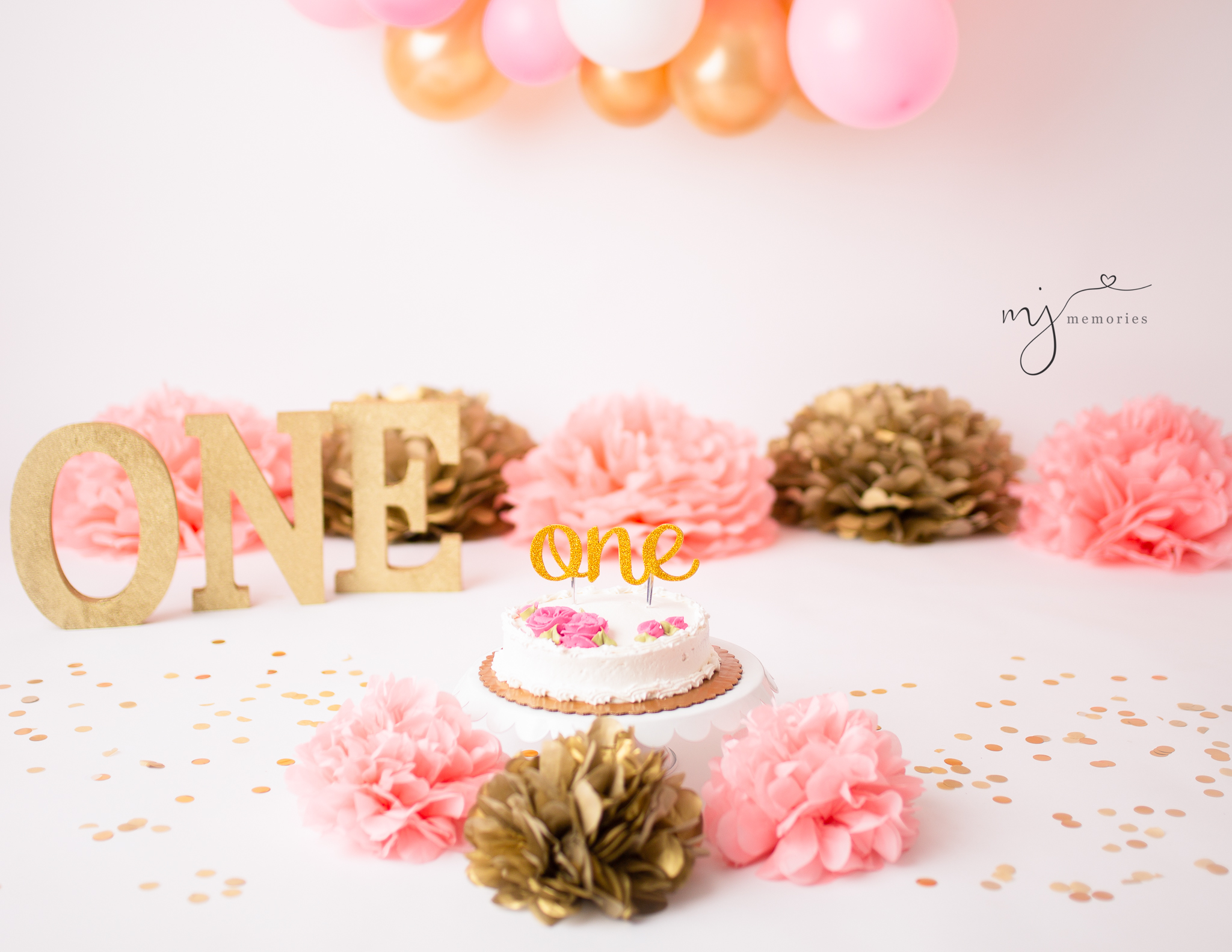 Cake Smash Session | Rochester NY | Pink and Gold | Emma