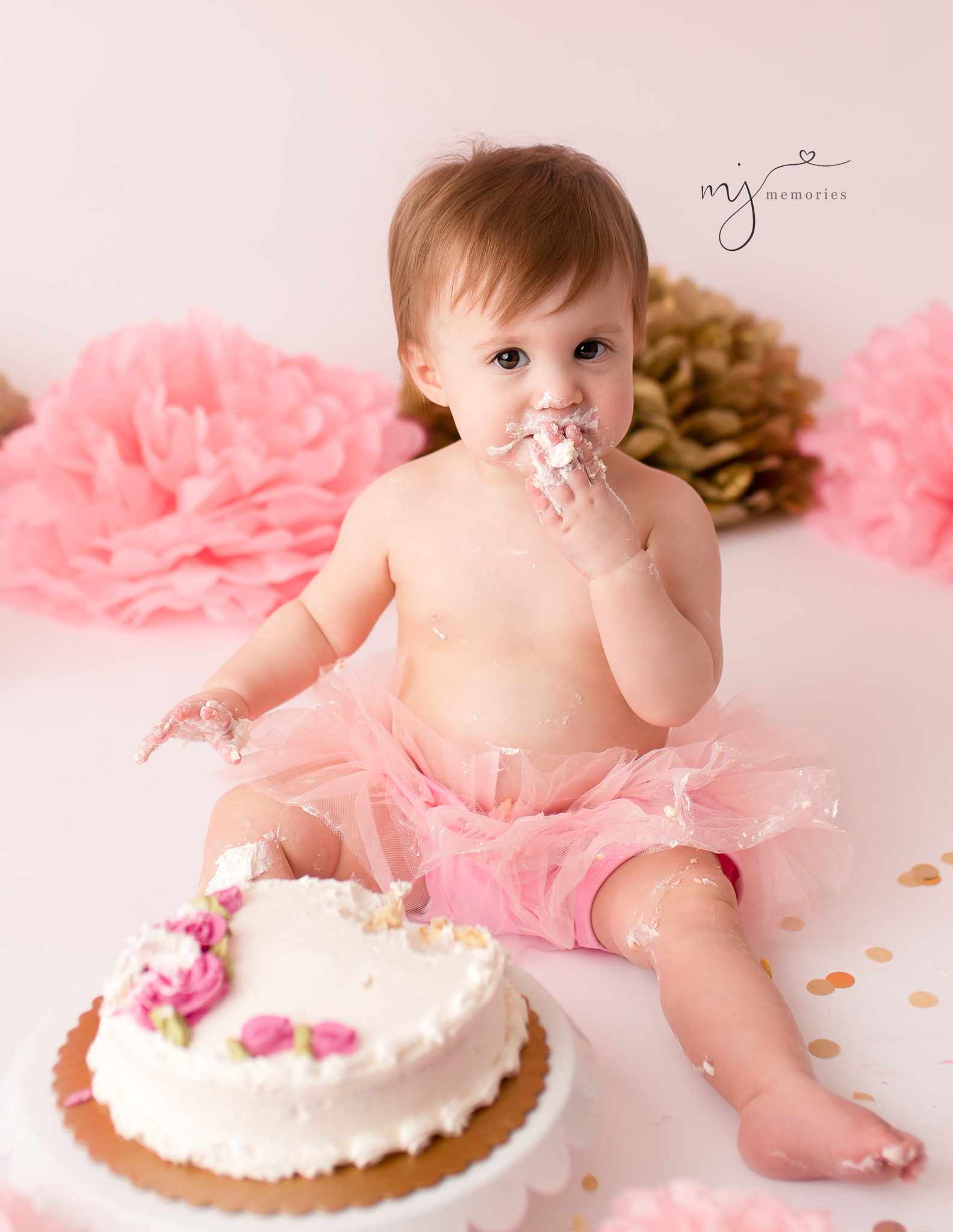 Pink and gold cake smash photography