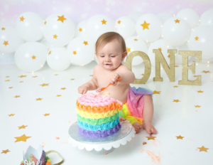 Rainbow cake smash at our in-home Rochester, Ny studio.